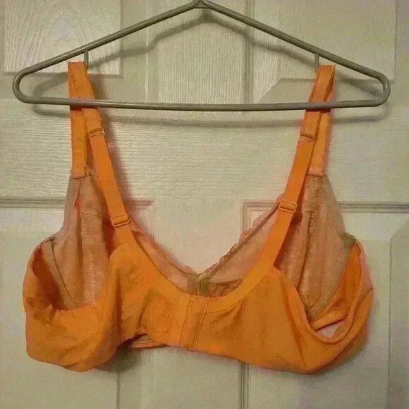 Voglo Adriana Size 44C Underwire Lace Satin Peach Bra - Picture 3 of 8